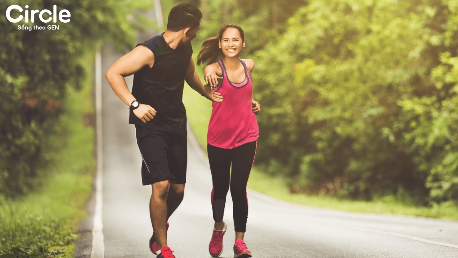 Kết hợp tập luyện thể dục thể thao cùng chế độ ăn hợp lí sẽ giúp bạn sớm đạt được ngoại hình lí tưởng.