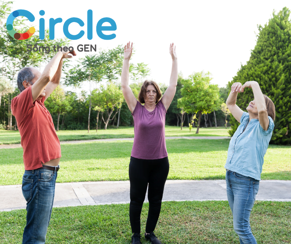 Công viên là địa điểm lí tưởng để tập luyện các bài tập thể dục thể thao. Vừa giúp tinh thần thư thái, vừa kết nối, giao lưu với mọi người xung quanh.