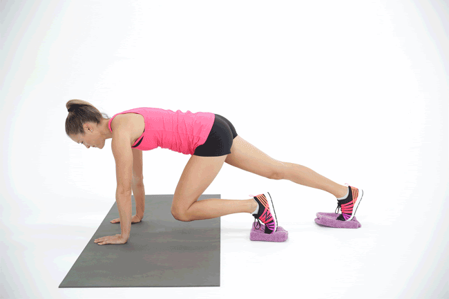 Động tác leo núi tác động trực tiếp vào bụng, đùi và bắp chân. Vì thế sẽ giúp tan mỡ bụng, đùi và bắp chân cũng thon gọn hơn.