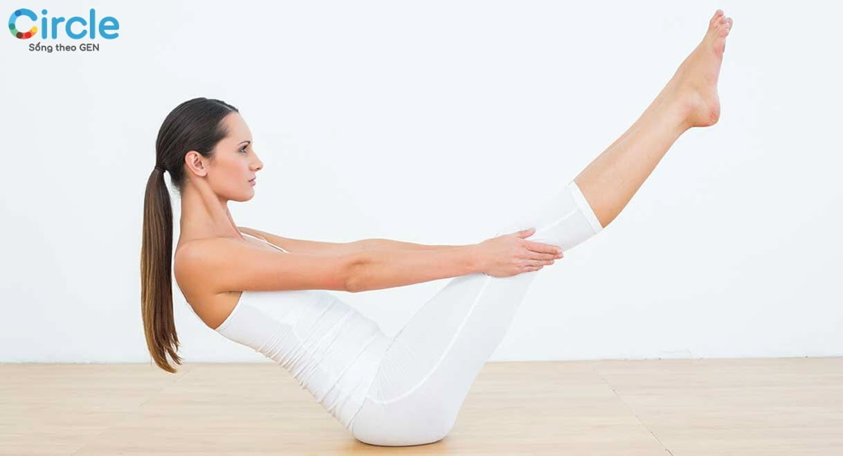 Tư thế con thuyền - một trong những bài tập thể dục ở nhà dễ dàng 